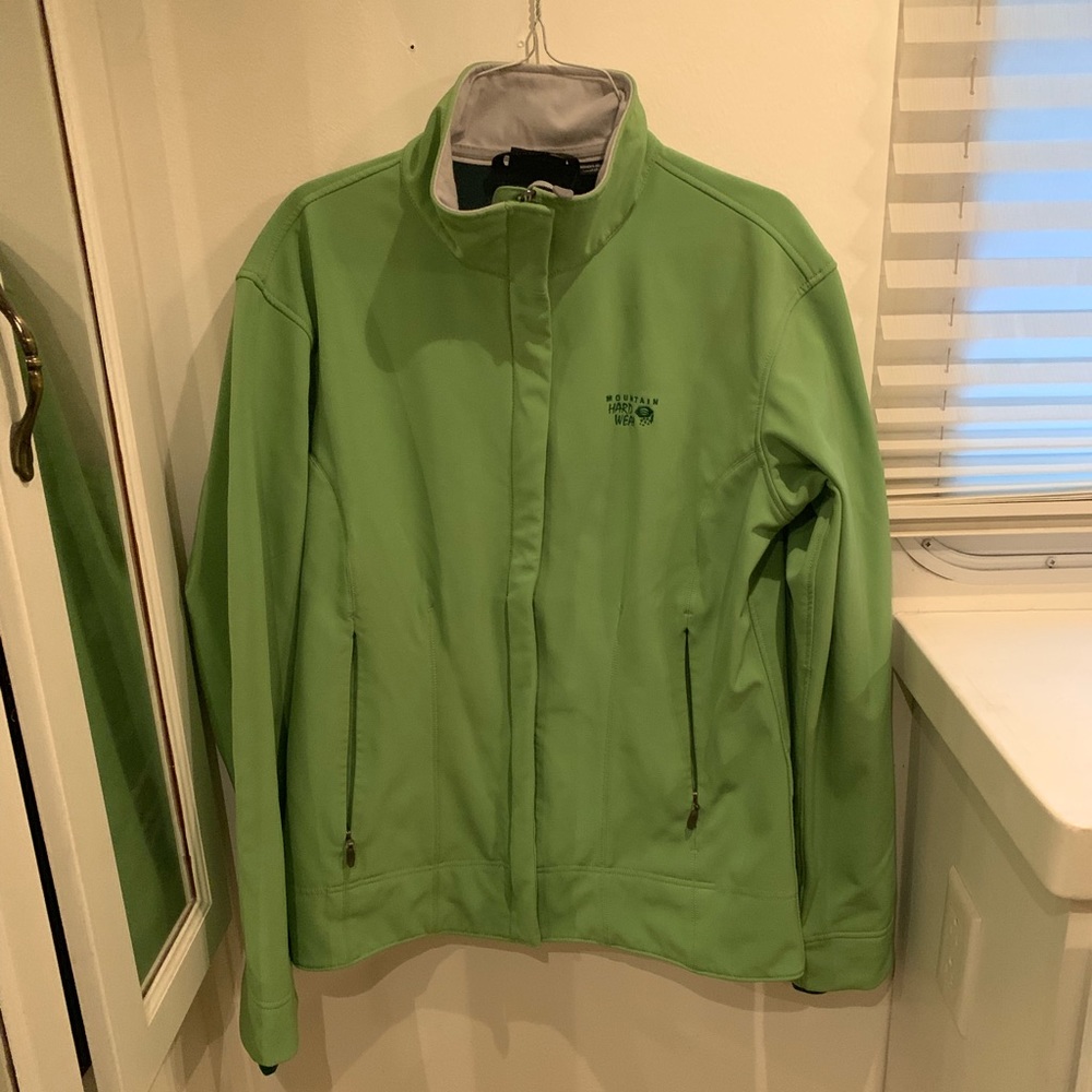 Mountain Hardwear green soft shelled coat large